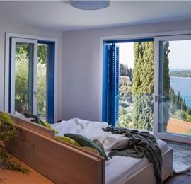 Luxury 4 Bedroom Villa with Infinity Pool, Sauna and Sea Views in Sveti Jakov, near Dubrovnik, Sleeps 8